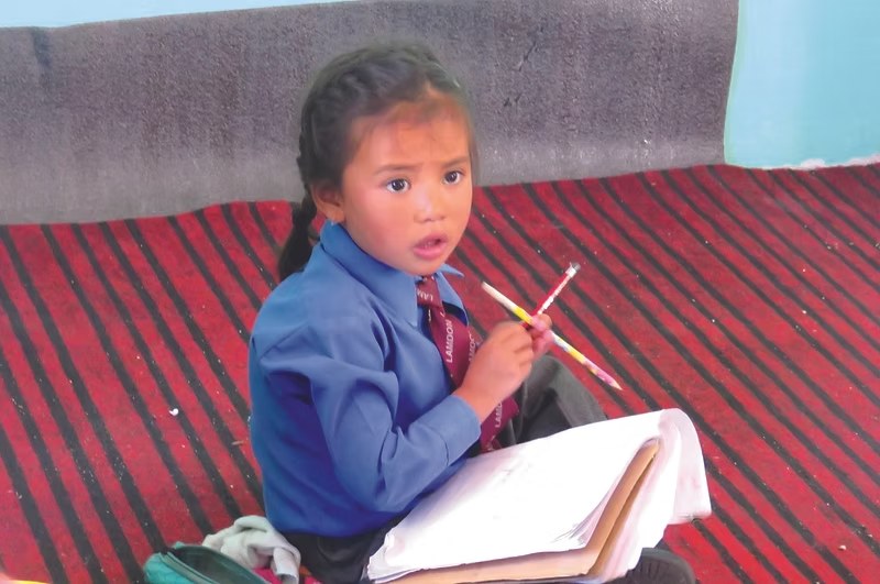 Petite fille scolarisée au Ladakh